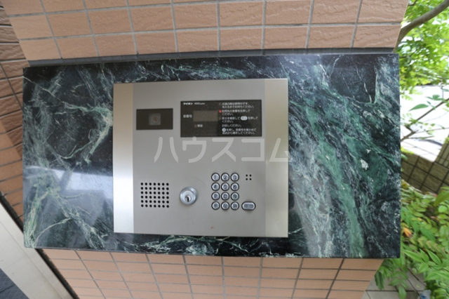 14/17 エントランス