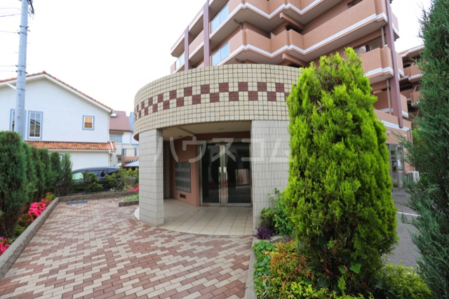 15/17 エントランス