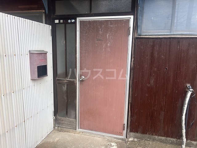 24/30 エントランス