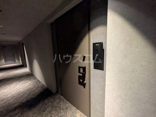 28/30 エントランス
