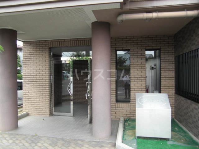 22/30 エントランス