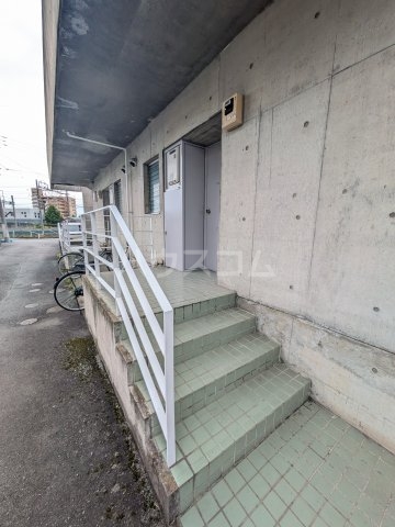 20/25 エントランス