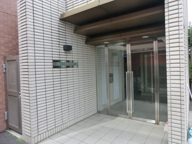 22/30 エントランス