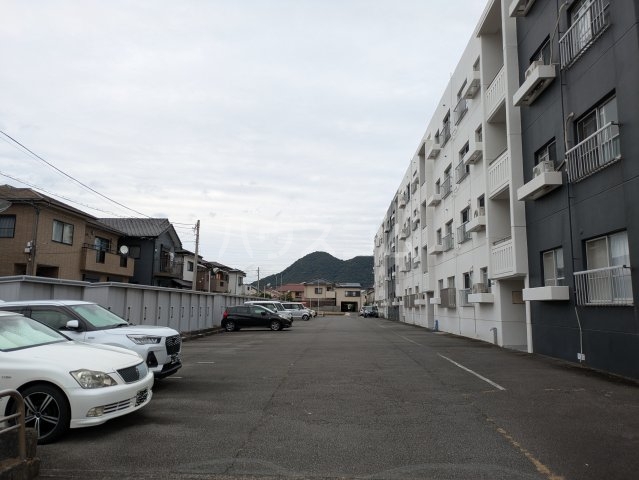 28/30 駐車場