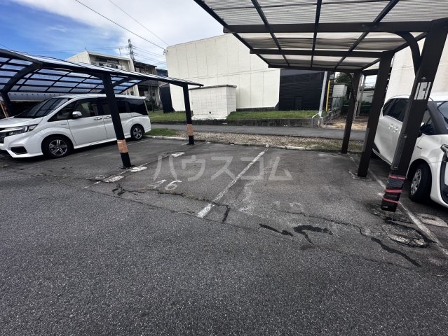 25/30 駐車場