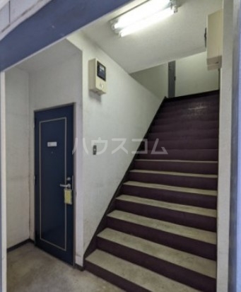 19/29 エントランス