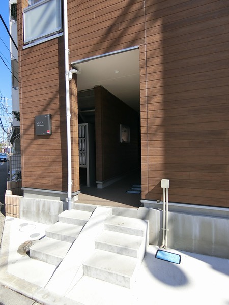 17/26 エントランス