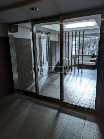 25/28 エントランス