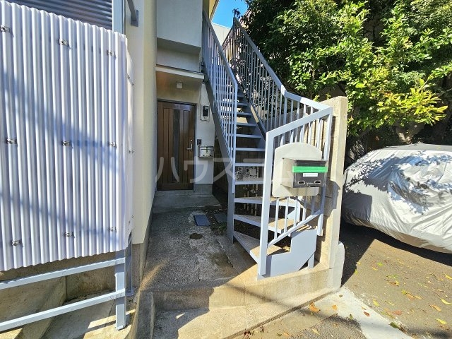 21/23 エントランス