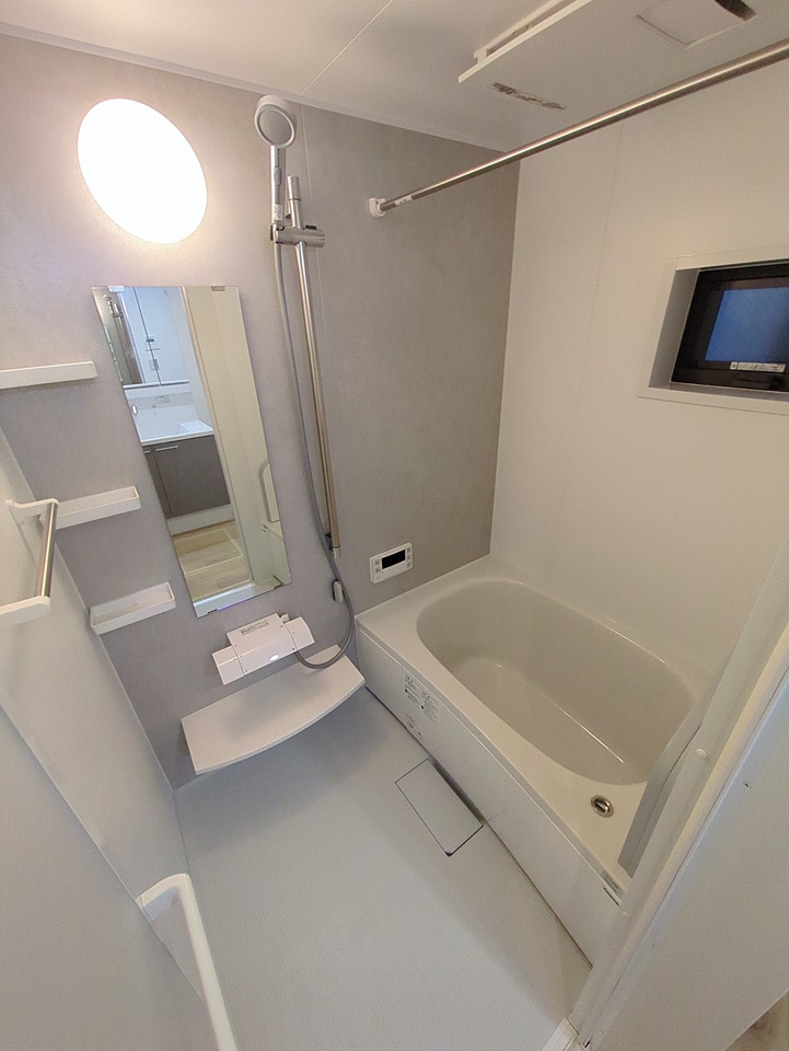 21/30 浴室