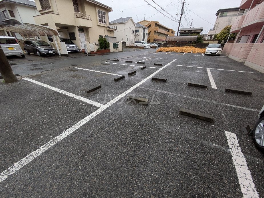 22/30 駐車場