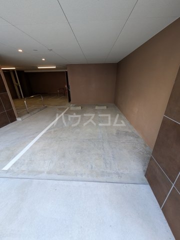 23/30 駐車場