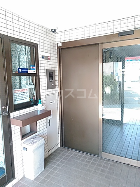 19/20 エントランス