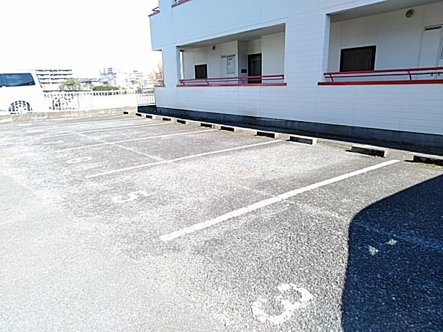 2/4 駐車場