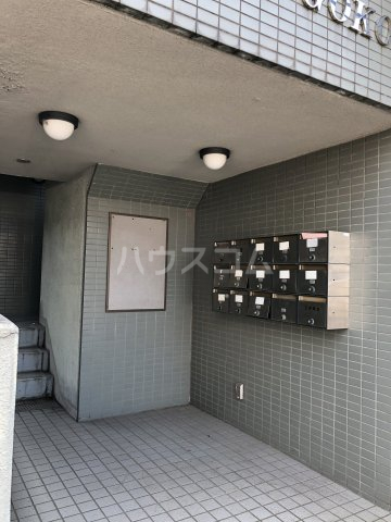 21/22 エントランス