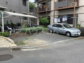 17/18 駐車場