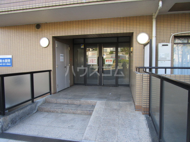 2/3 エントランス