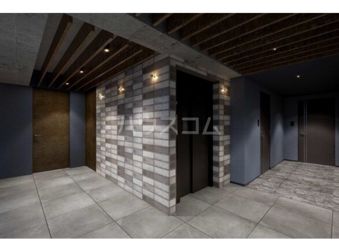 13/13 エントランス