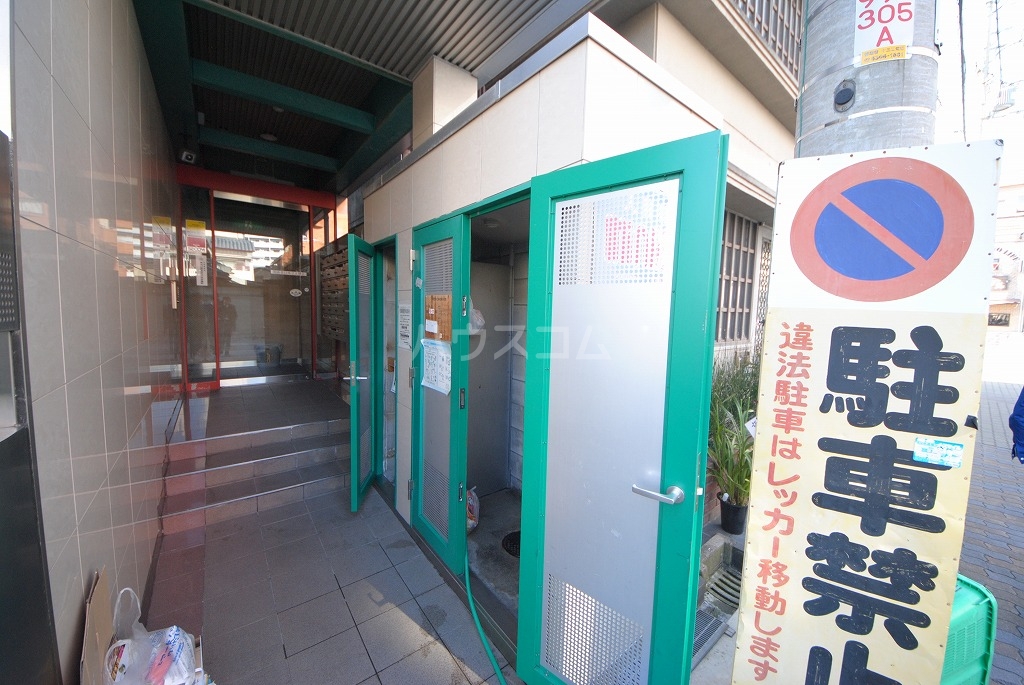 21/29 エントランス