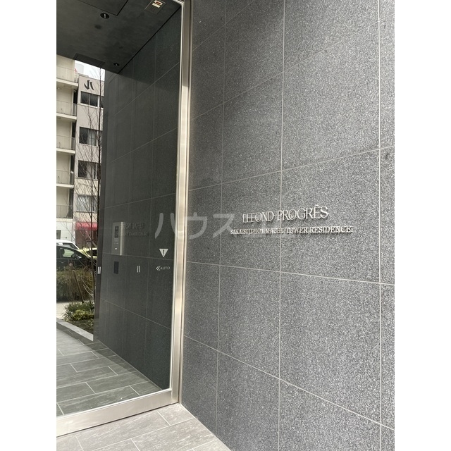 25/30 エントランス