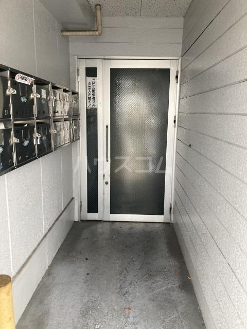 14/23 エントランス