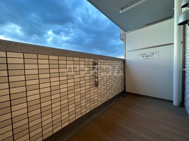 21/30 バルコニー