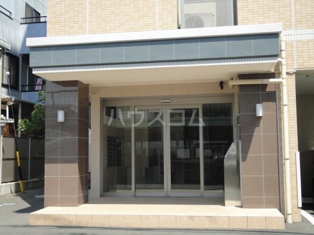 2/4 エントランス