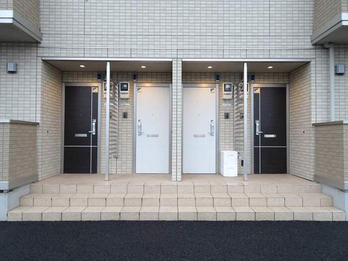 18/26 エントランス