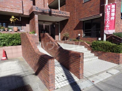 16/26 エントランス