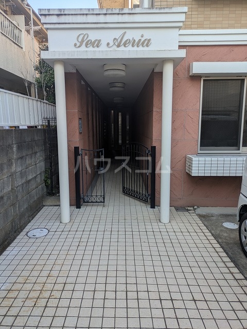 25/29 エントランス