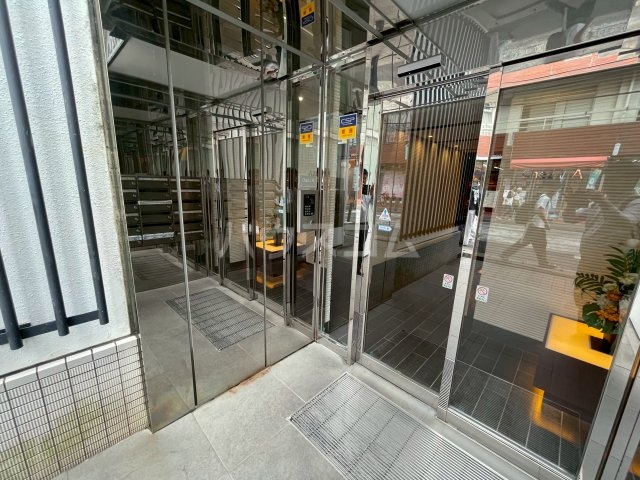 22/26 エントランス