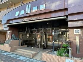 15/19 エントランス