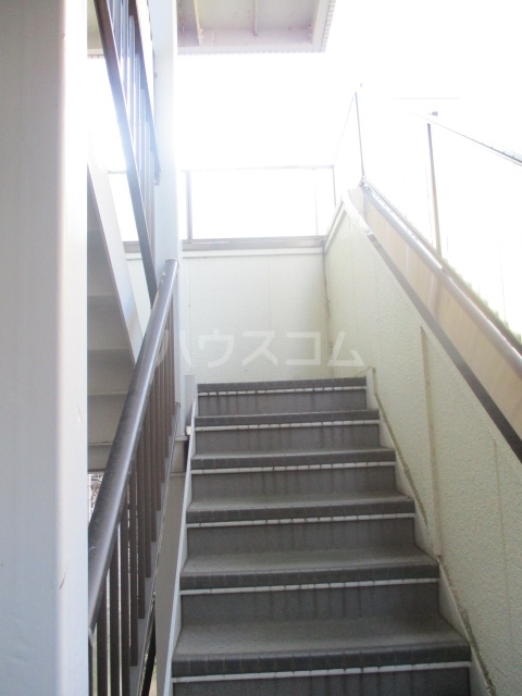 21/30 エントランス