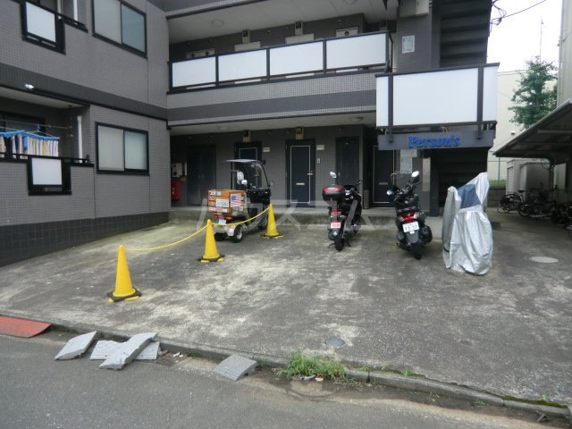 18/26 エントランス