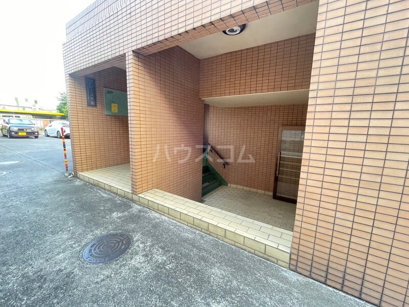 17/27 エントランス