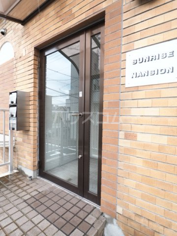 21/30 エントランス