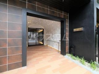 16/26 エントランス