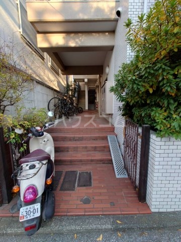 15/19 エントランス