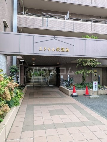 22/28 エントランス