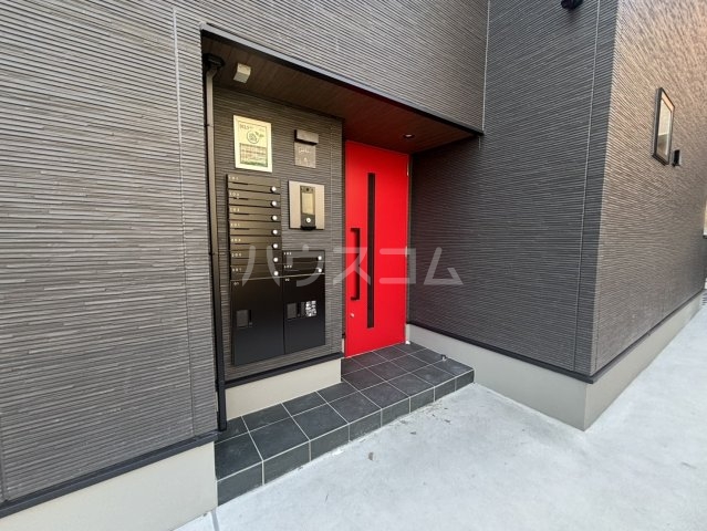 22/30 エントランス