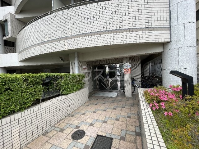 26/30 エントランス