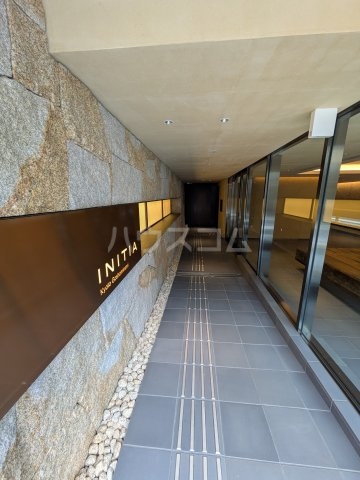 28/30 エントランス