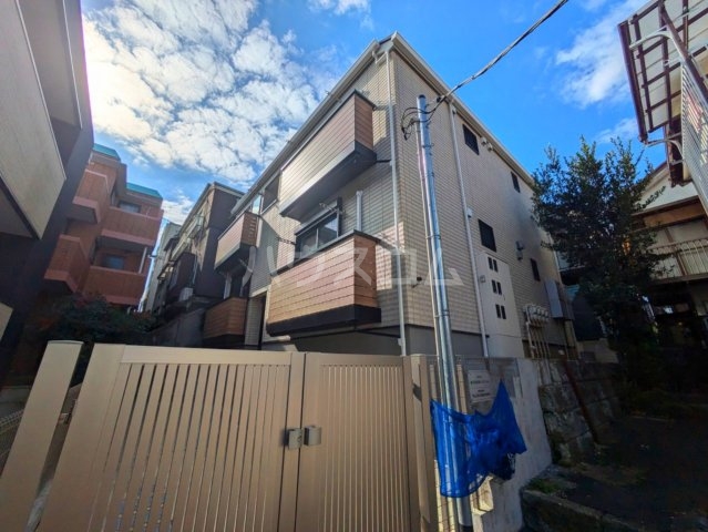 フォルトゥーナ旗の台の外観