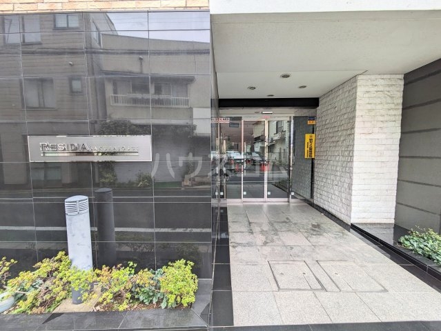 25/28 エントランス