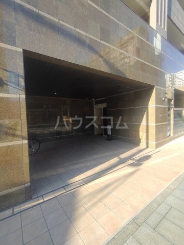 21/30 エントランス