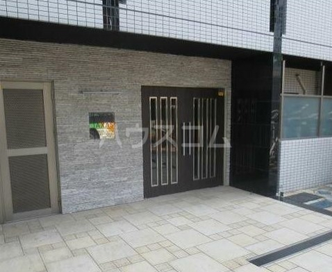 17/19 エントランス