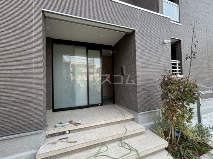 15/18 エントランス