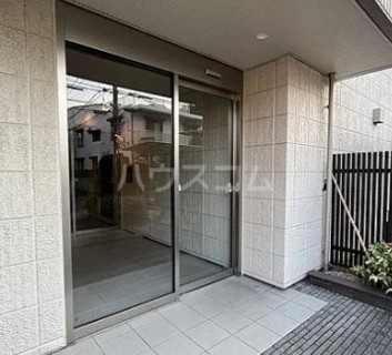 13/19 エントランス