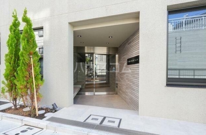 2/5 エントランス