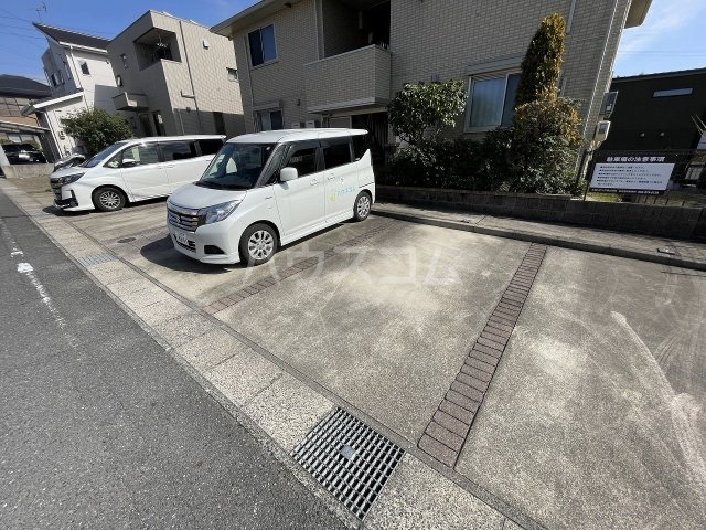 25/30 駐車場
